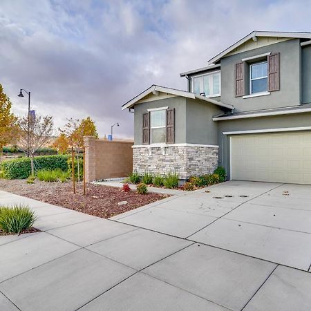 Newly Built Tracy Home With Backyard And Pool Access! Exterior photo